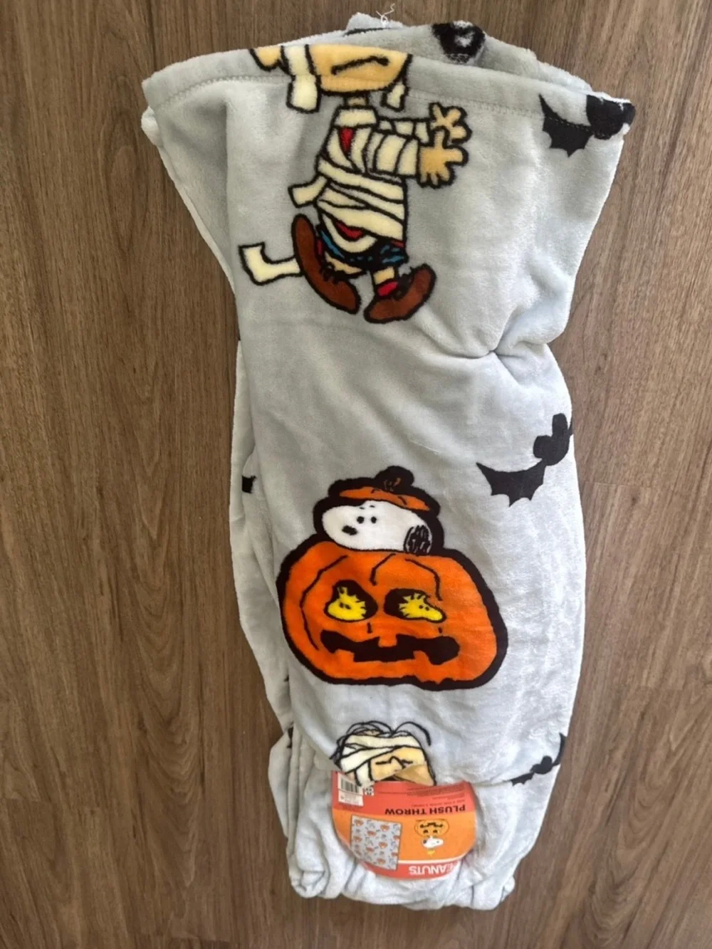 Peanuts Halloween Snoopy Pumpkin Throw Blanket - Orange, Yellow & White